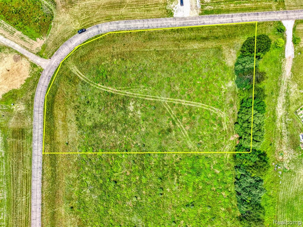 11 Gregory Ridge Property Photo 8