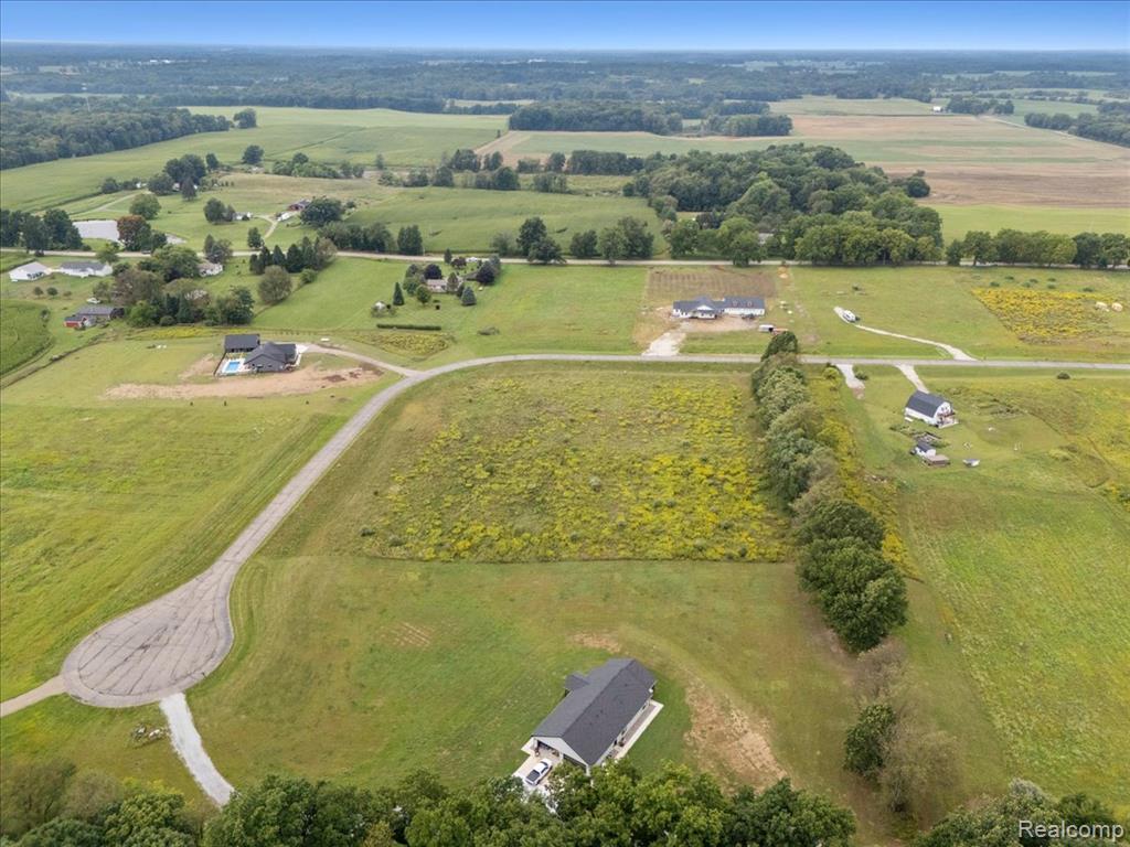 11 Gregory Ridge Property Photo 14
