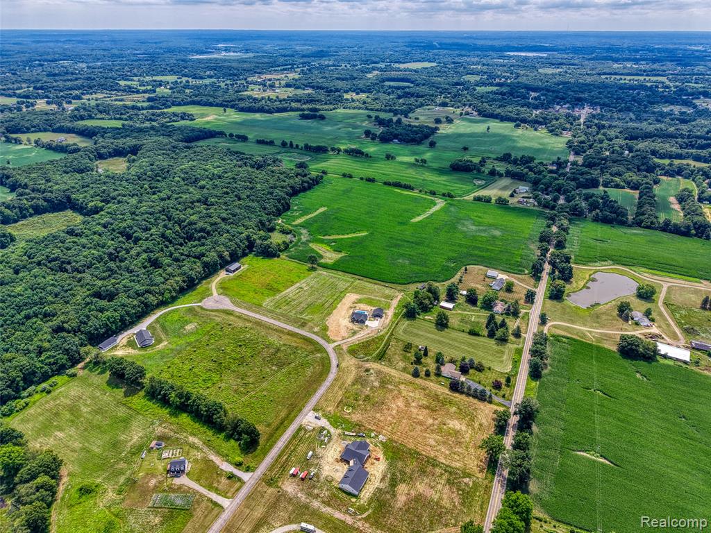 11 Gregory Ridge Property Photo 18