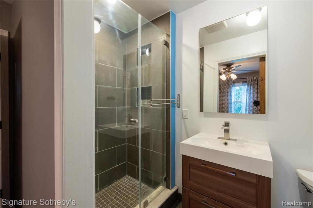818 N Main Street Property Photo 19