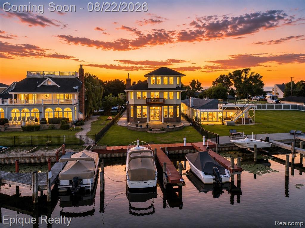 32354 N River Road Property Photo 1