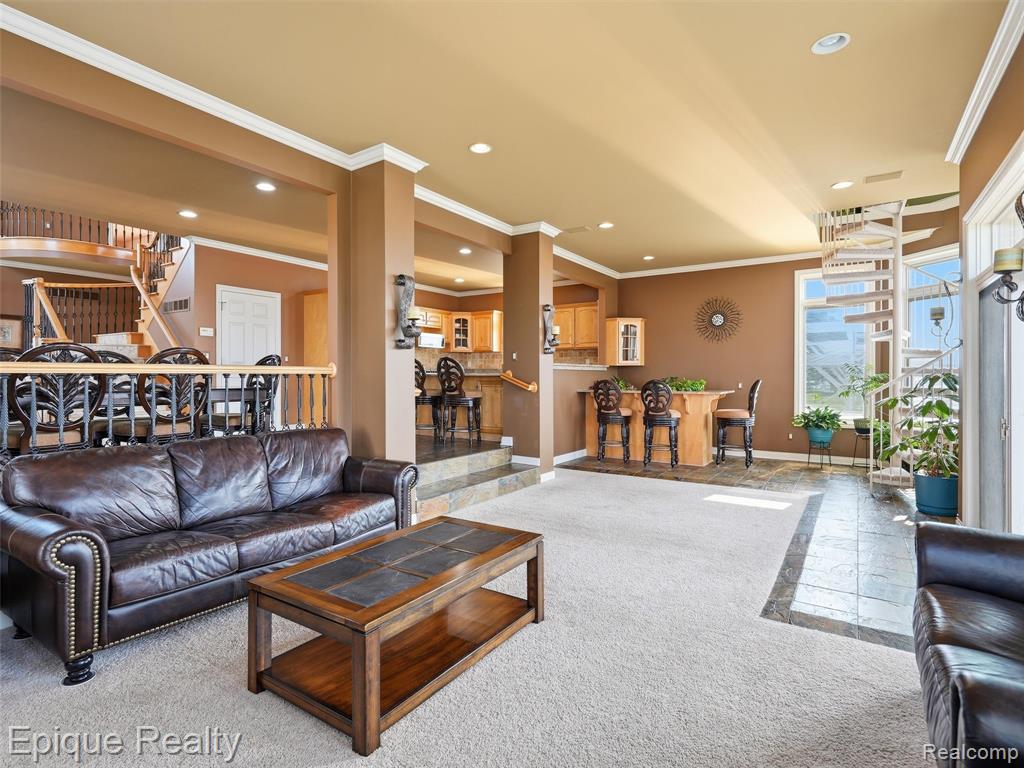 32354 N River Road Property Photo 16