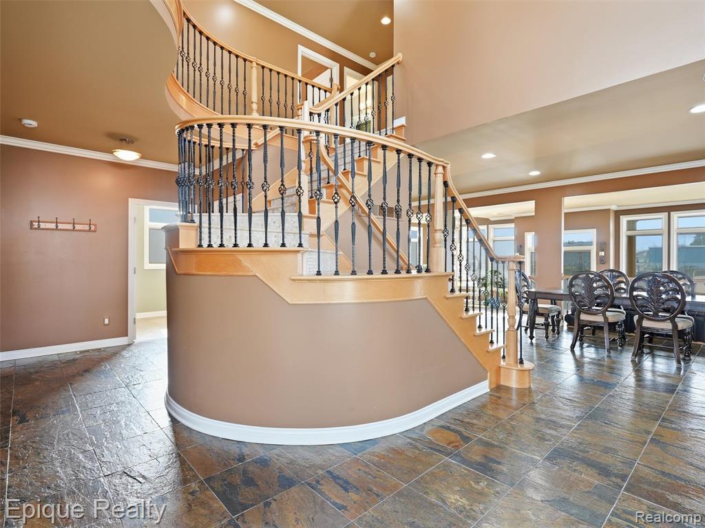 32354 N River Road Property Photo 19