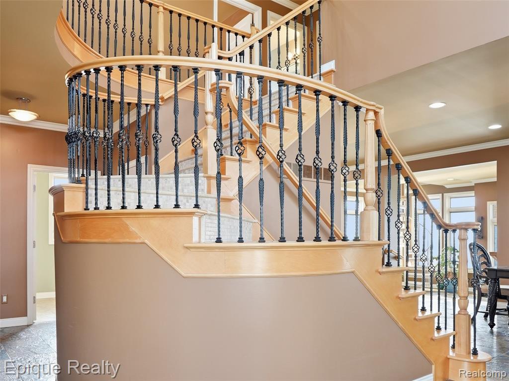 32354 N River Road Property Photo 20