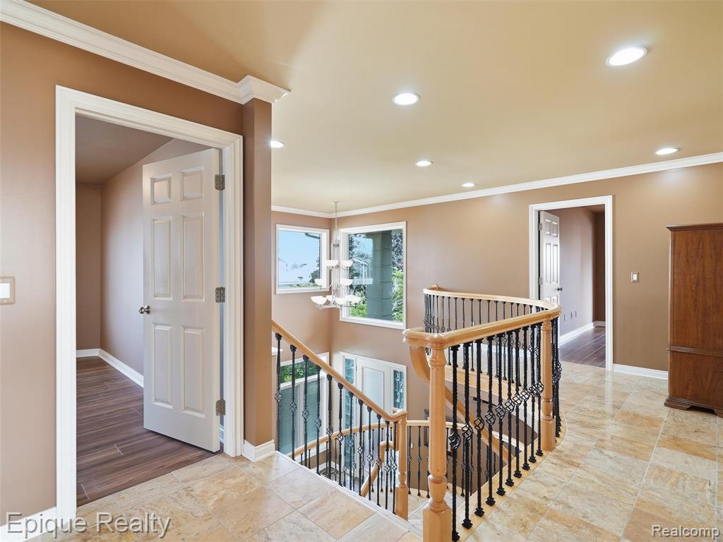 32354 N River Road Property Photo 22