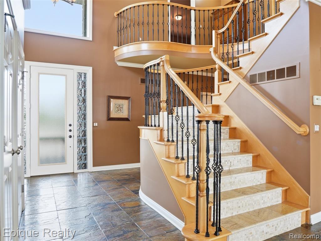 32354 N River Road Property Photo 23