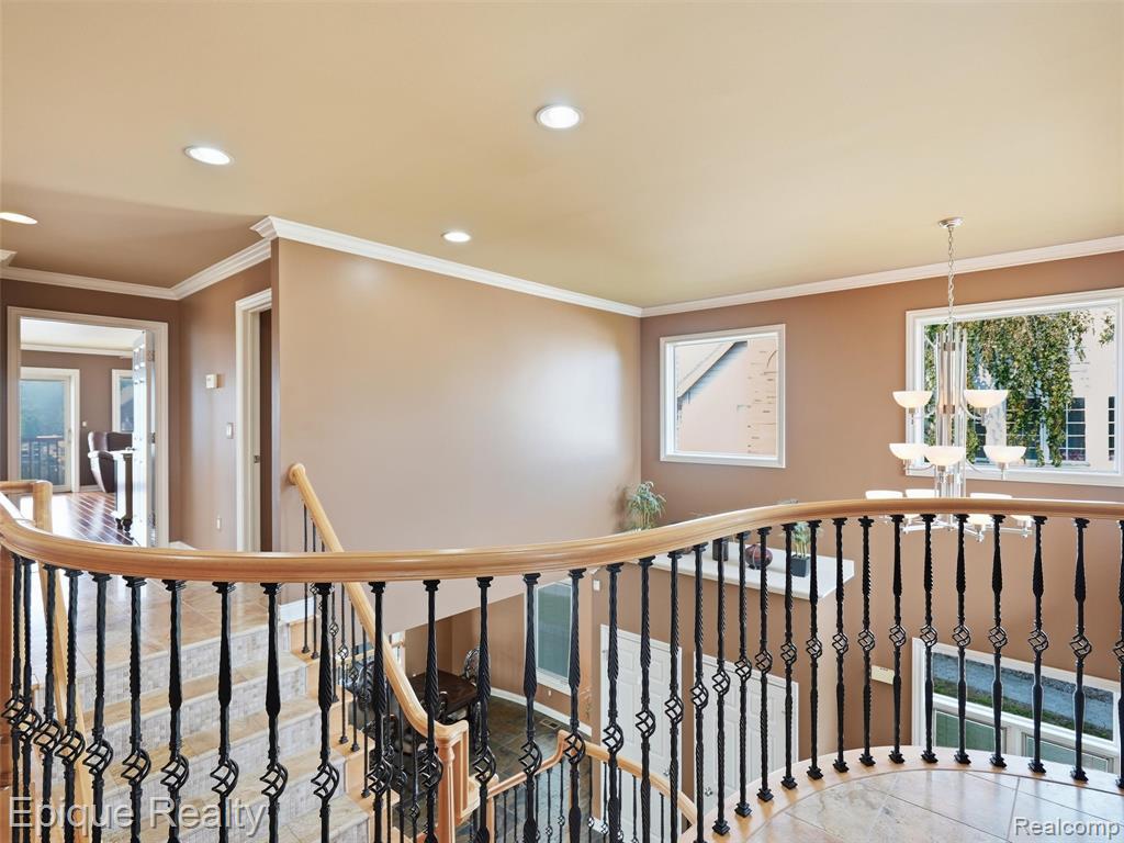 32354 N River Road Property Photo 24