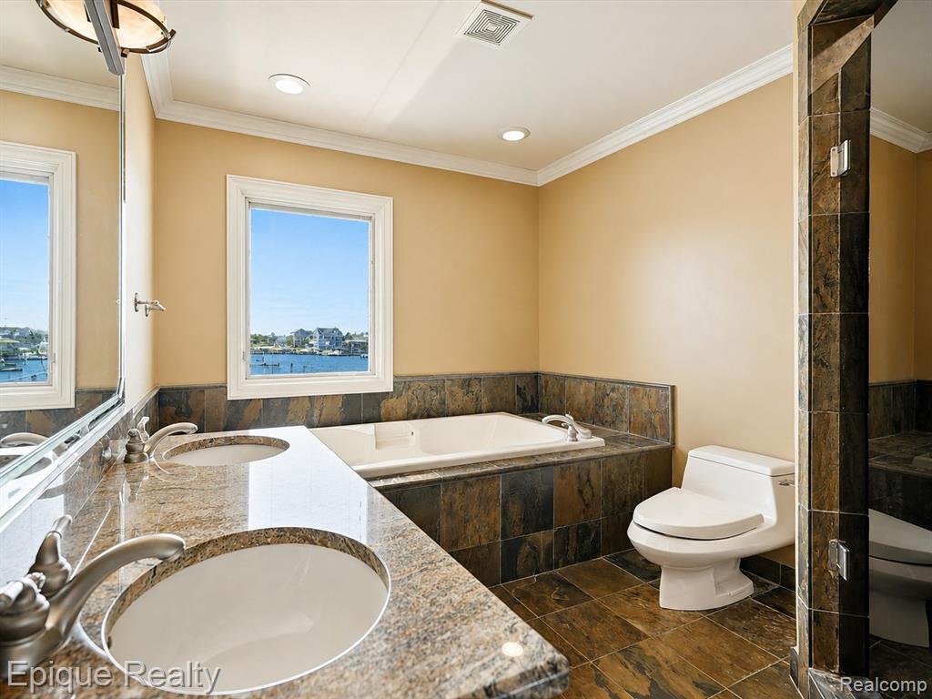 32354 N River Road Property Photo 29