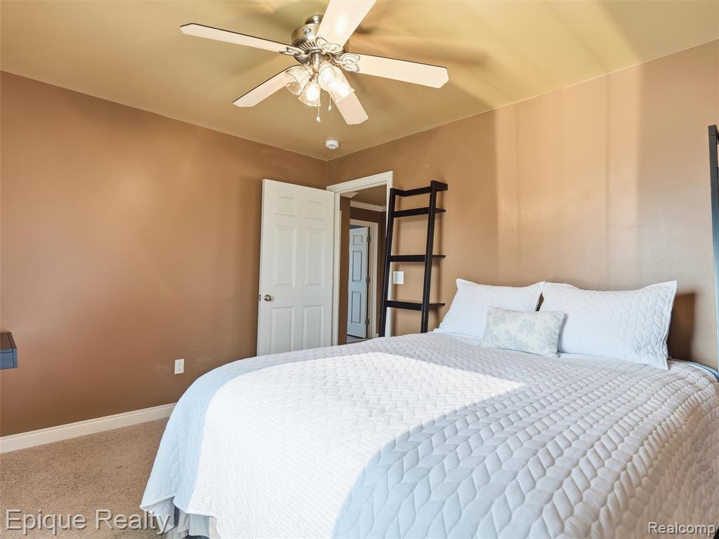 32354 N River Road Property Photo 34