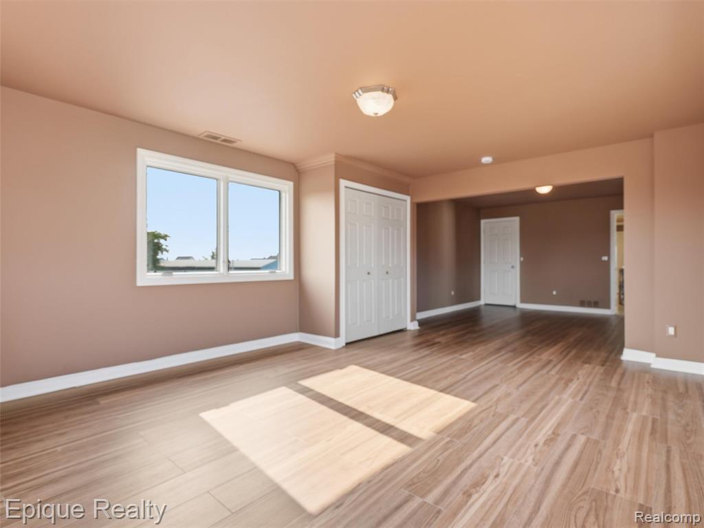 32354 N River Road Property Photo 39