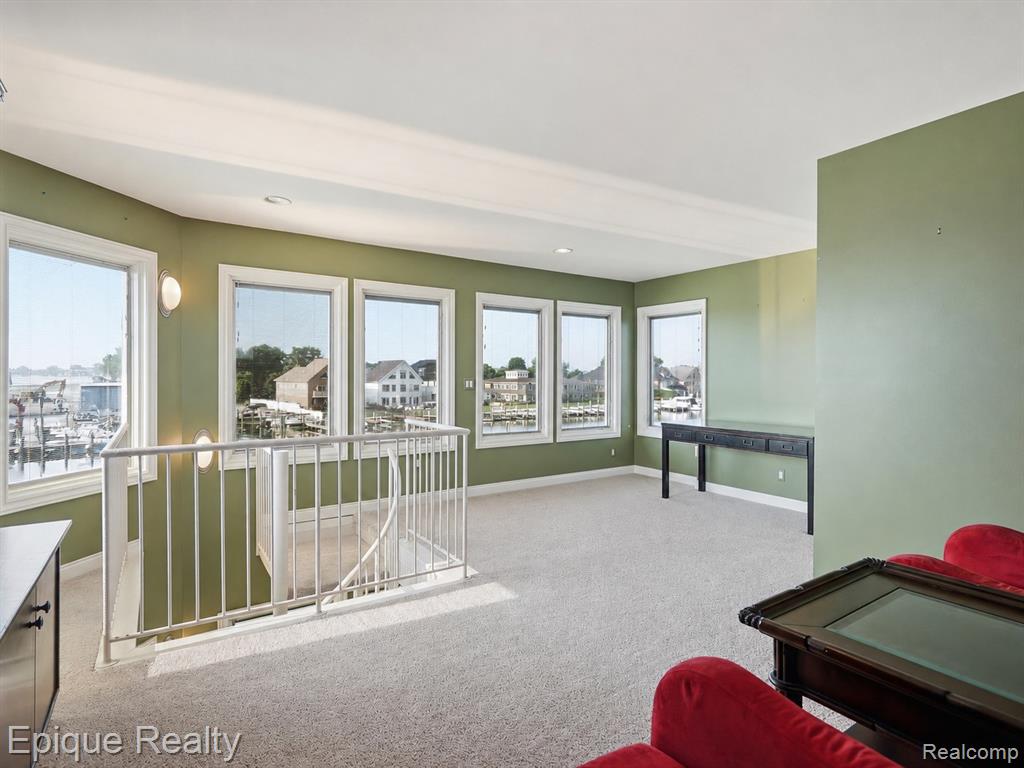 32354 N River Road Property Photo 44