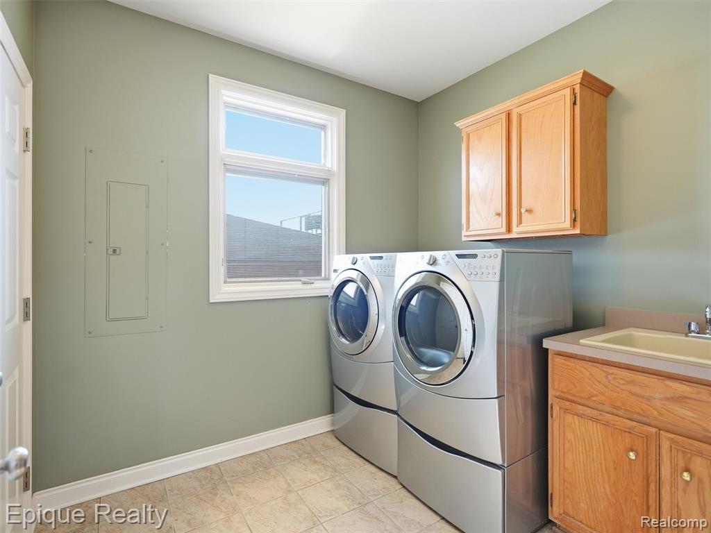 32354 N River Road Property Photo 46