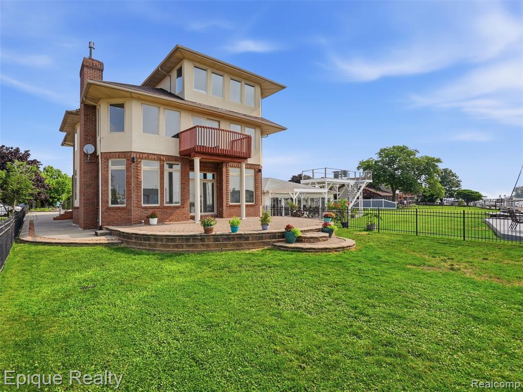 32354 N River Road Property Photo 48
