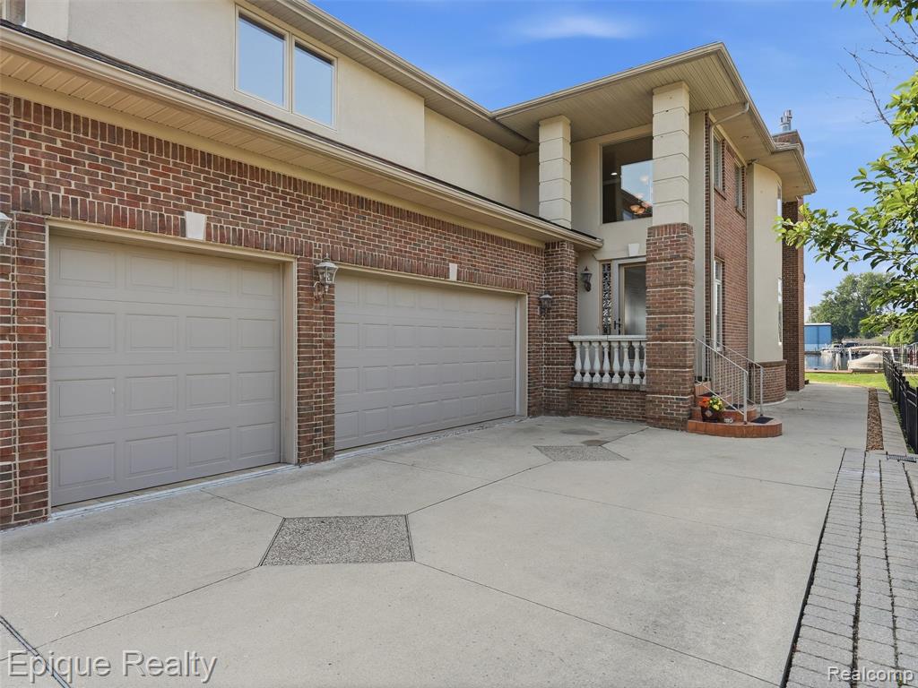 32354 N River Road Property Photo 68