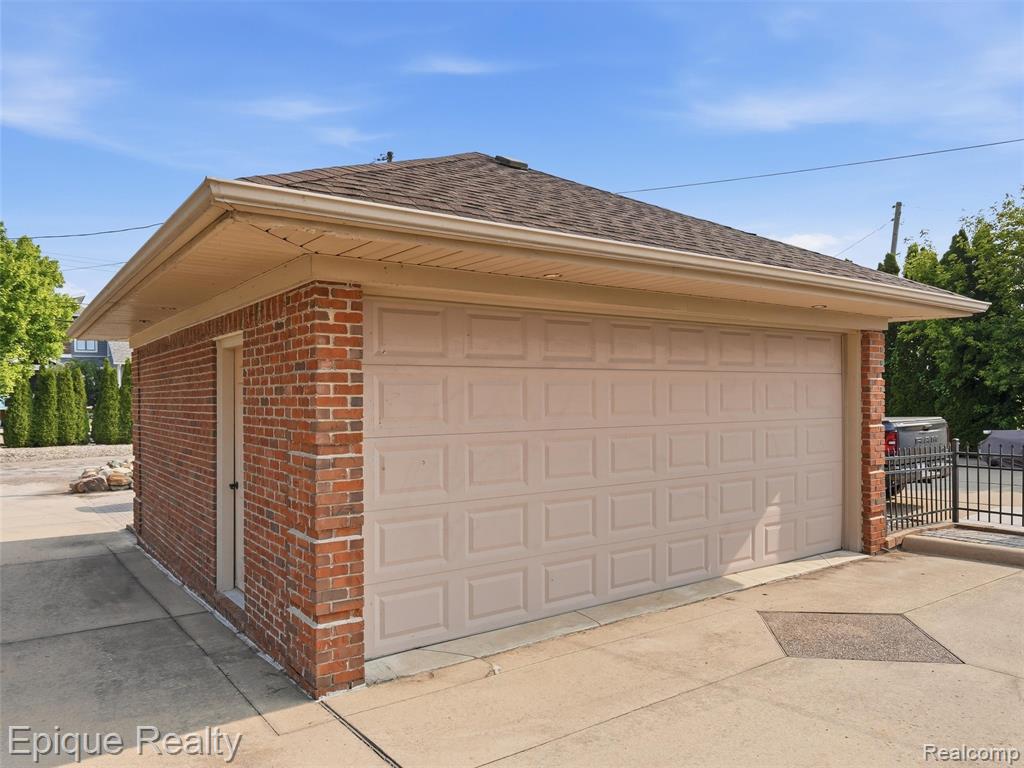 32354 N River Road Property Photo 71