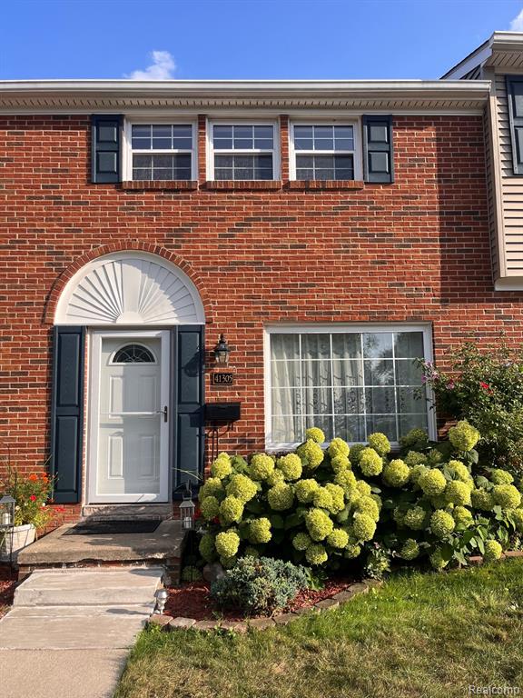 41305 Lagoon Court Property Photo 1
