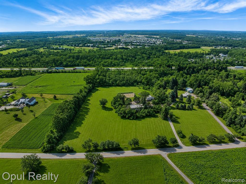8855 Gross Road Property Photo 1