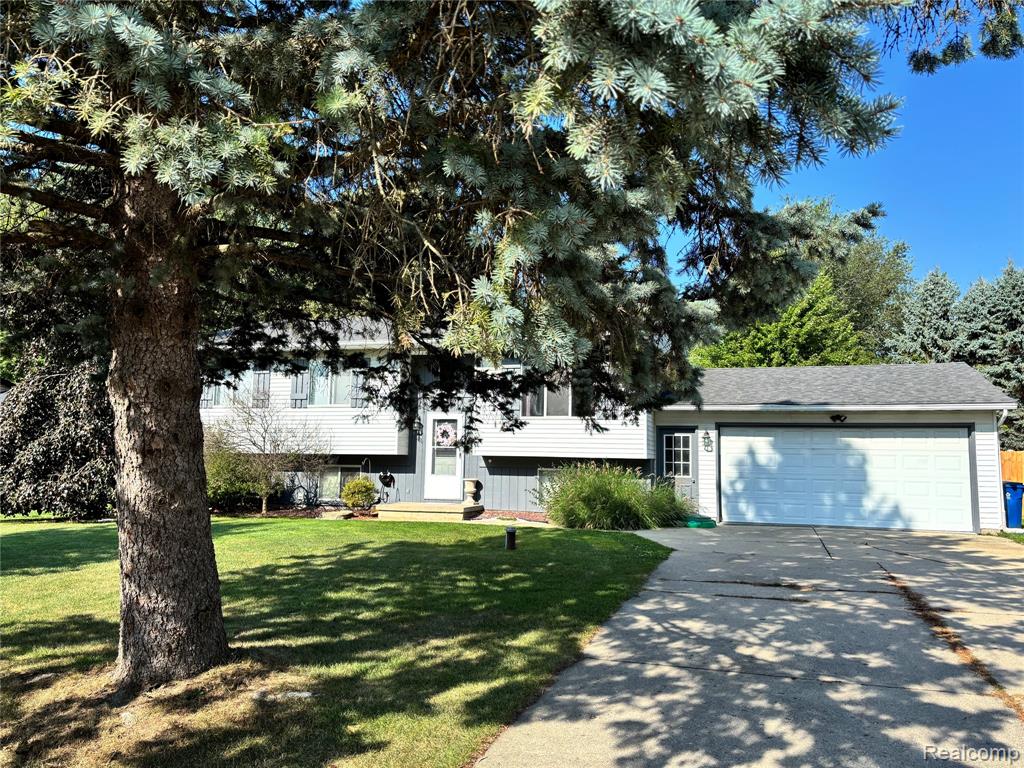 15044 Cutler Drive Property Photo 2