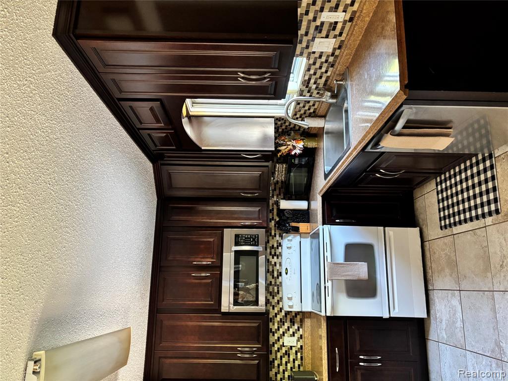 15044 Cutler Drive Property Photo 15