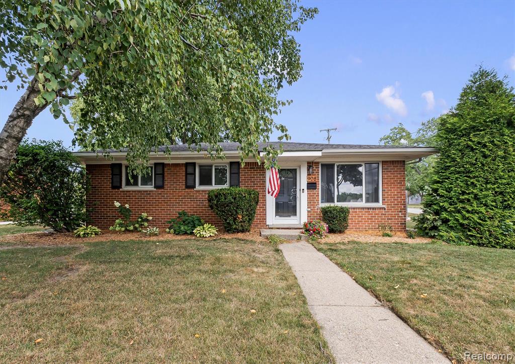 908 Elmsford Drive Property Photo 2