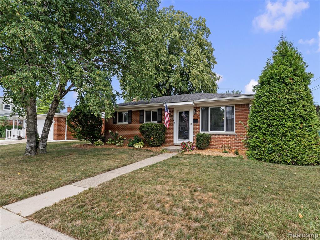 908 Elmsford Drive Property Photo 3