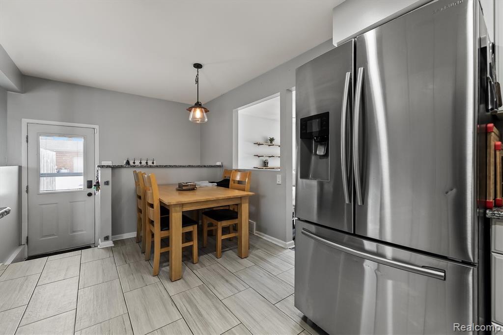 908 Elmsford Drive Property Photo 10