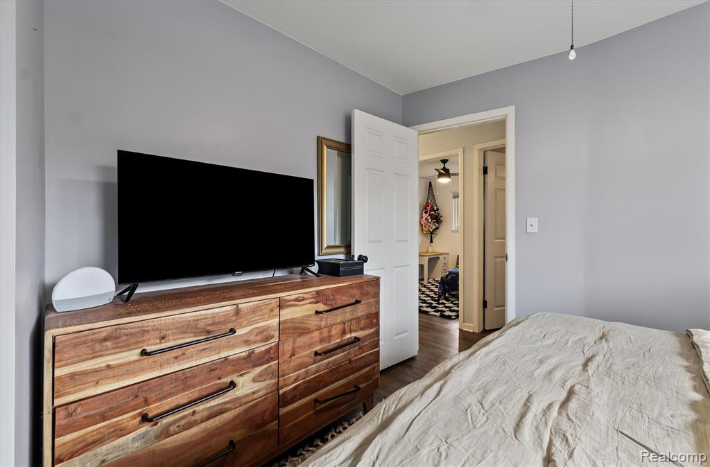 908 Elmsford Drive Property Photo 19