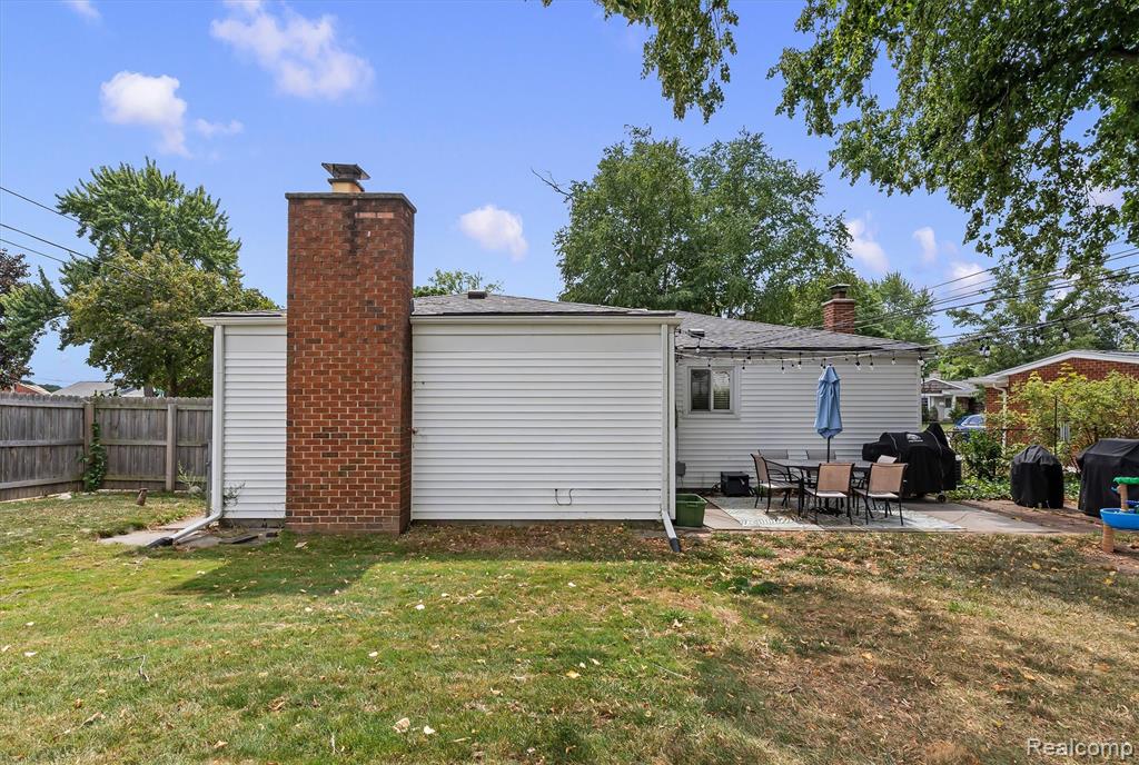 908 Elmsford Drive Property Photo 27