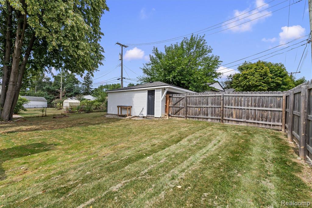 908 Elmsford Drive Property Photo 29