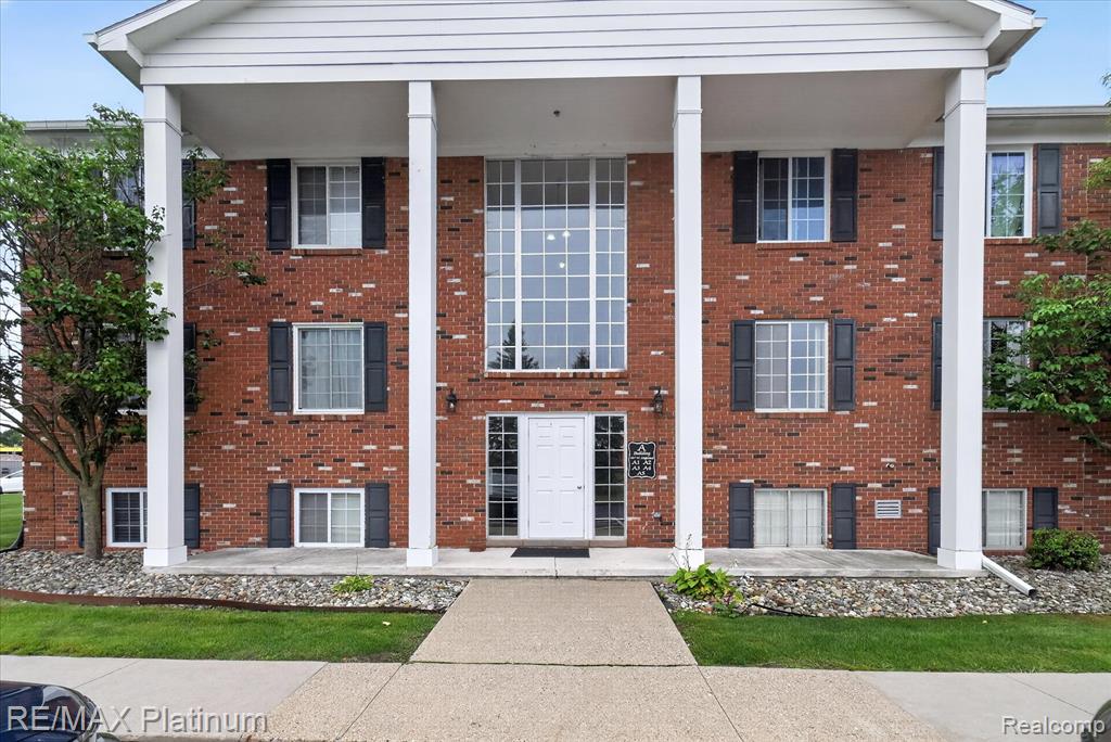 407 W Highland Road Property Photo 1