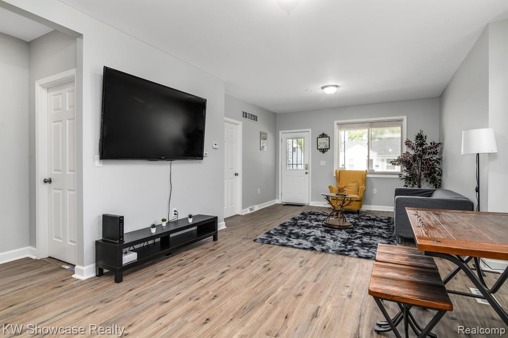 7244 Jackson Avenue Property Photo 7