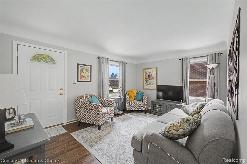 1521 Highview Street Property Photo 4