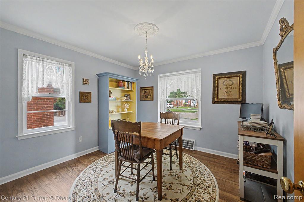 1521 Highview Street Property Photo 8