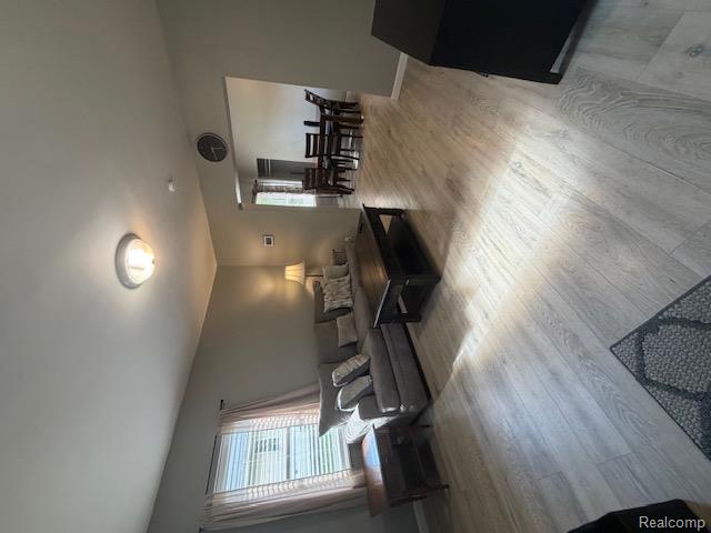449 Midway Avenue Property Photo 4