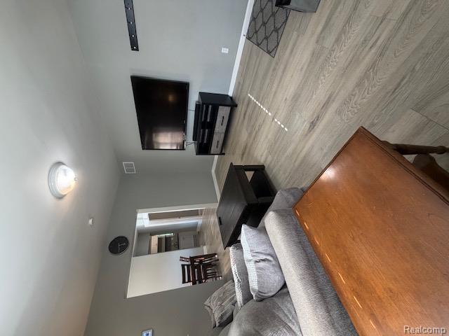 449 Midway Avenue Property Photo 5
