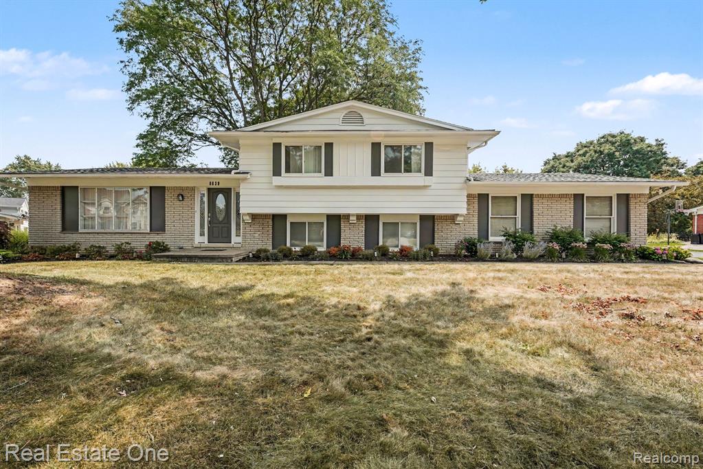 6639 Tamerlane Drive