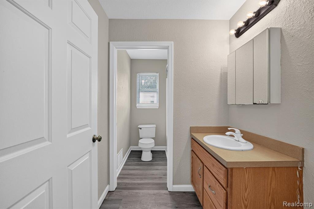 611 Conant Avenue Property Photo 16