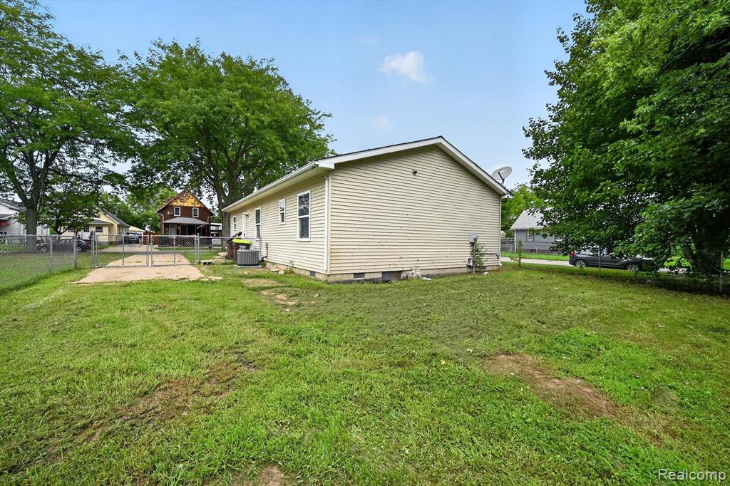 611 Conant Avenue Property Photo 20