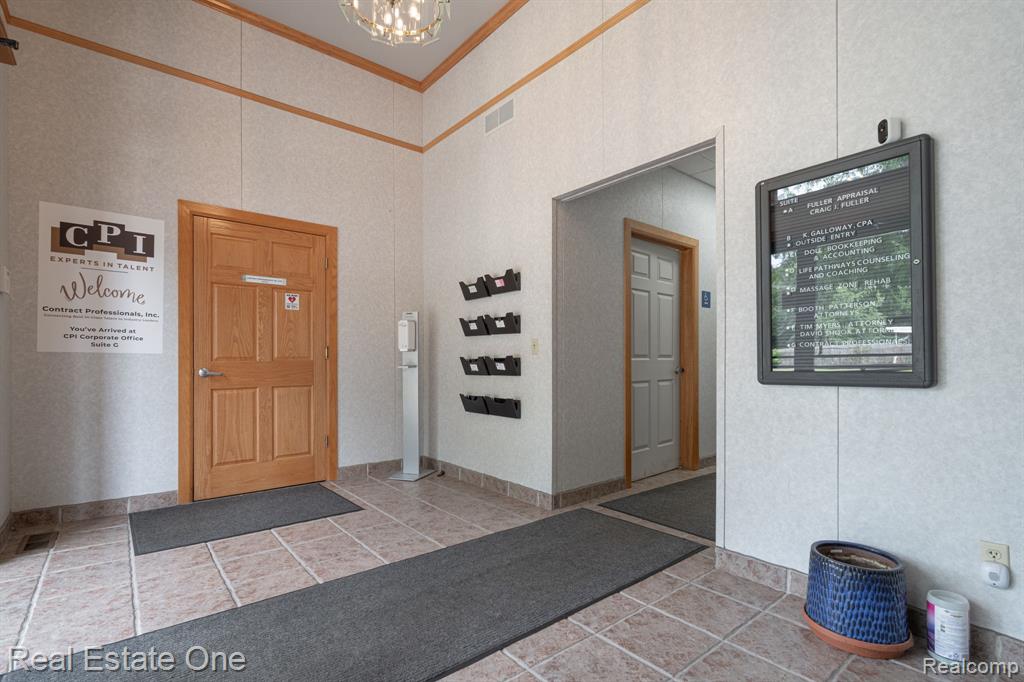 4139 W Walton Boulevard Property Photo 10