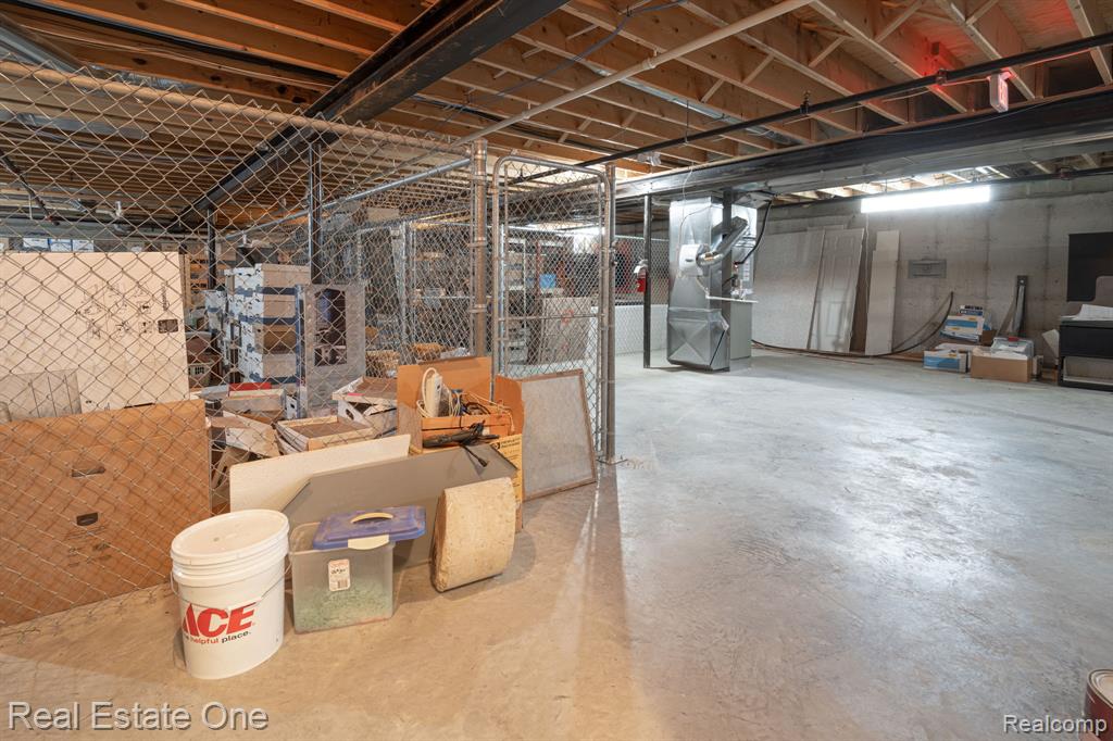 4139 W Walton Boulevard Property Photo 25