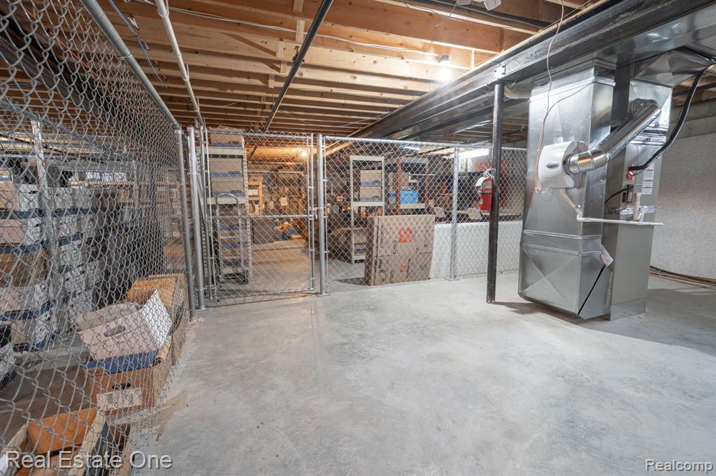 4139 W Walton Boulevard Property Photo 27