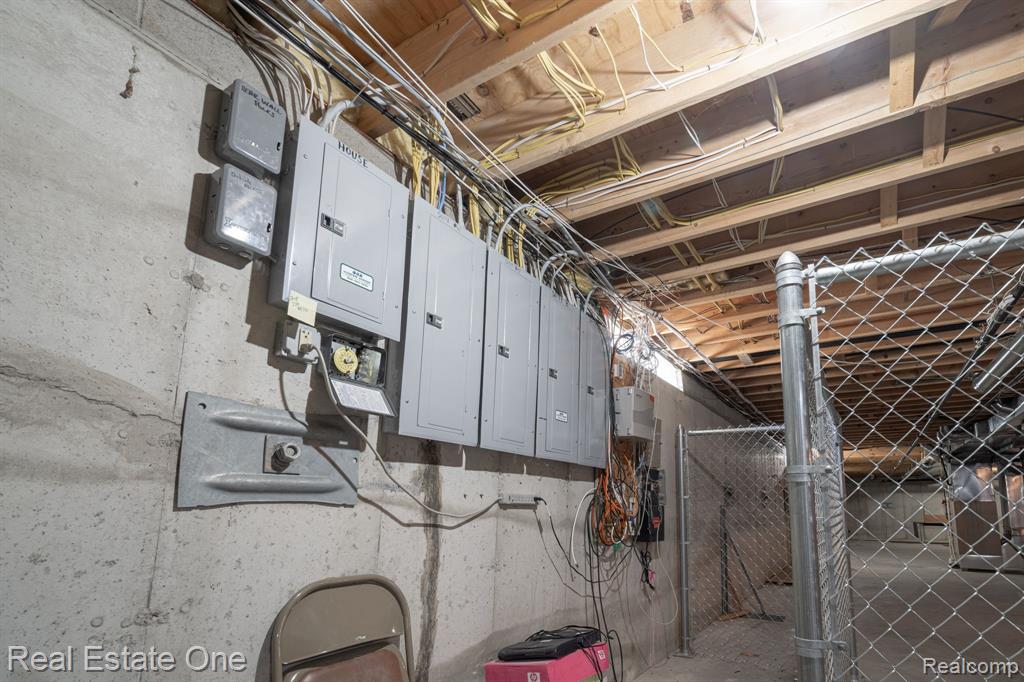 4139 W Walton Boulevard Property Photo 28