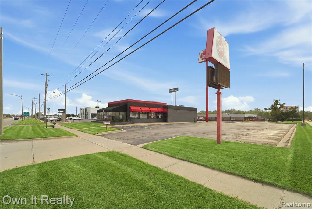 6525 S Pennsylvania Avenue Property Photo 1