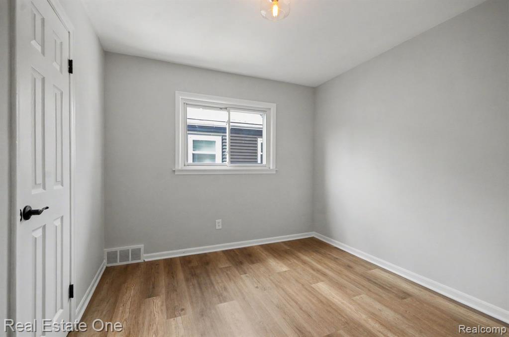 24605 Brittany Avenue Property Photo 17