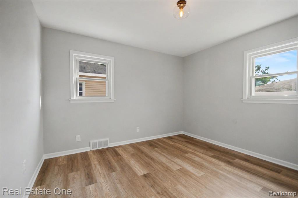 24605 Brittany Avenue Property Photo 21