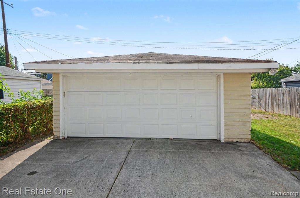 24605 Brittany Avenue Property Photo 30