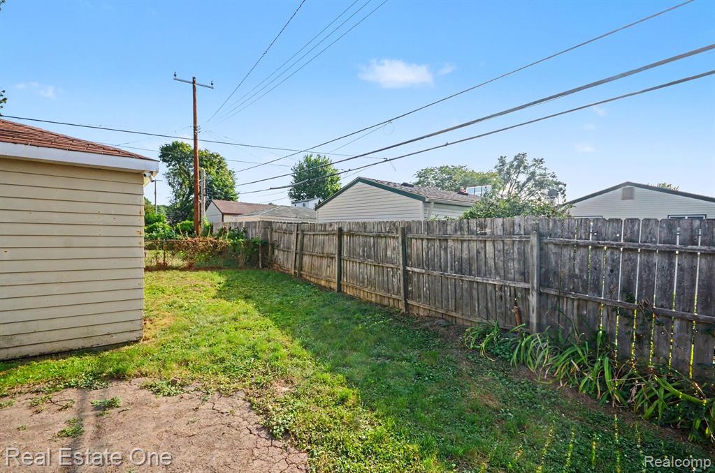 24605 Brittany Avenue Property Photo 32