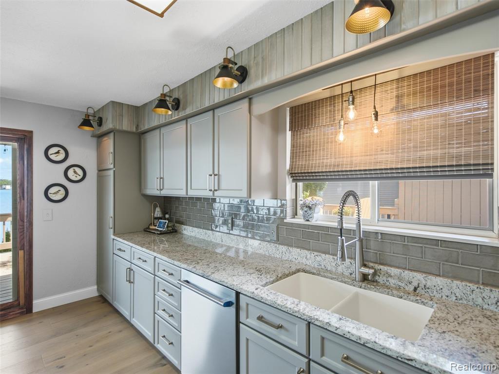 12067 Torrey Road Property Photo 9