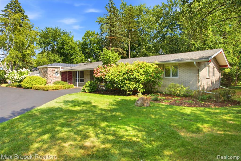 3159 Middlebury Lane Property Photo 3