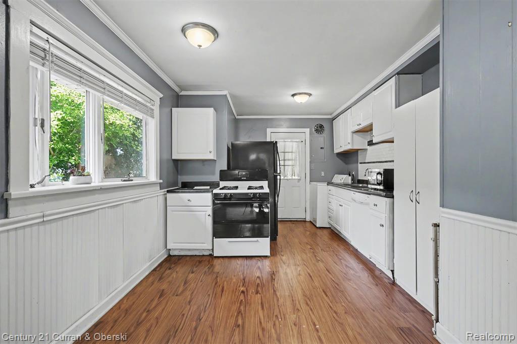 7908 Clippert Street Property Photo 5